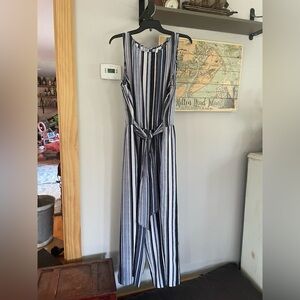 Navy/white pant jumper